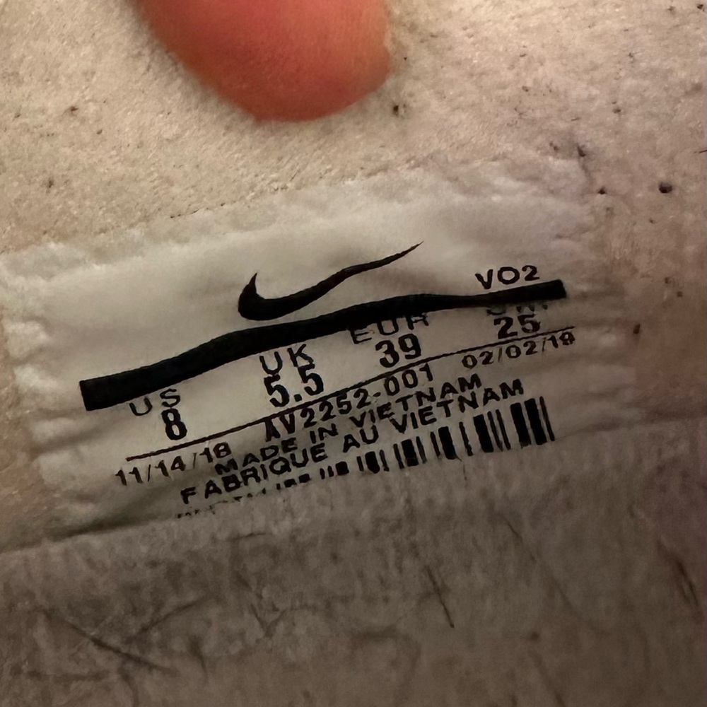 Nike Metcon 4 Cream and Gray Textured Sneakers - Picture 9 of 9